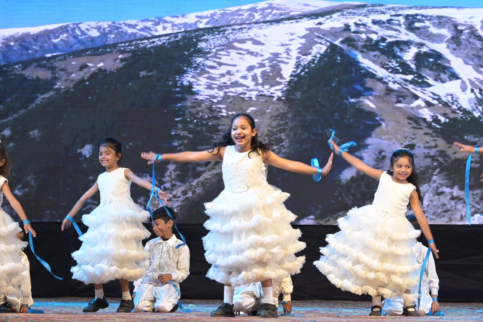 Atmiya Green School video